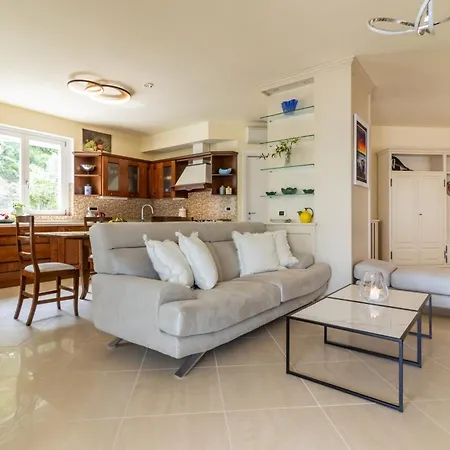 Penthouse Paradiso With Private Pool Lerici