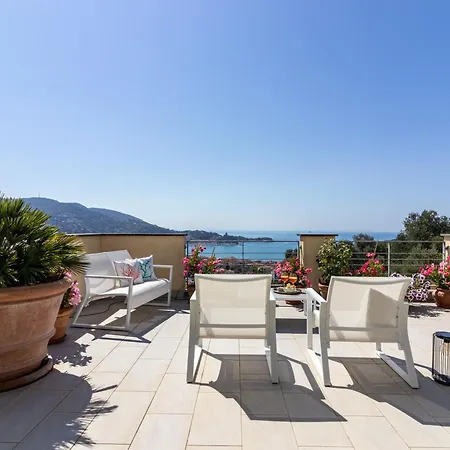 Penthouse Paradiso With Private Pool