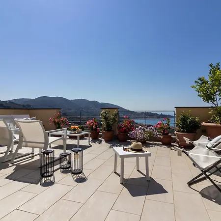 Penthouse Paradiso With Private Pool - Mytouristhome *