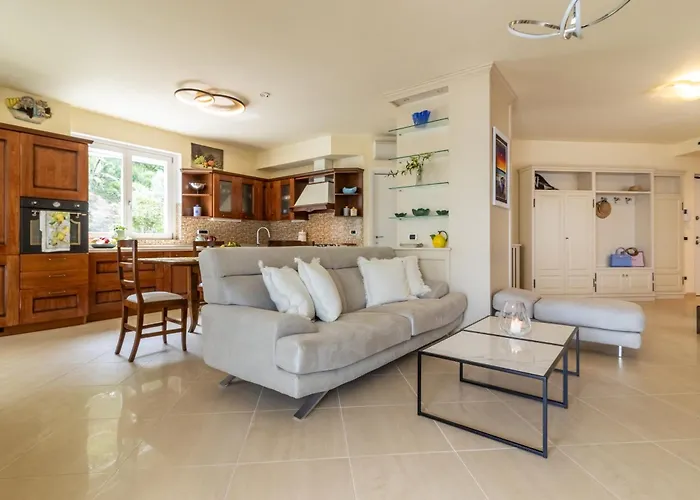 Penthouse Paradiso With Private Pool Lerici